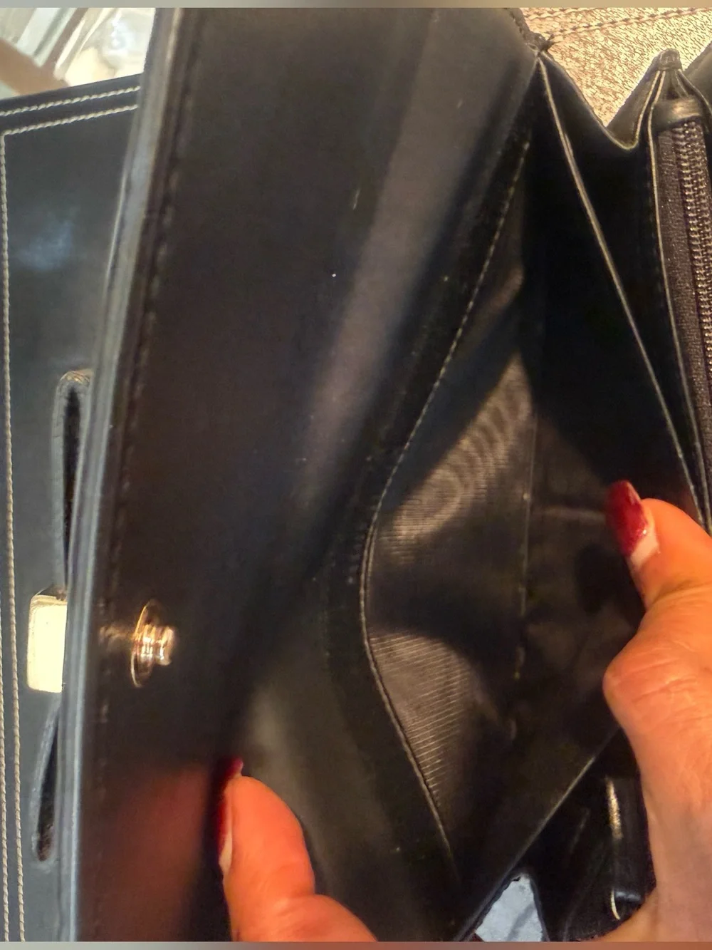 Gucci Black Guccissima Leather Bow Flap Continental Wallet. EUC.